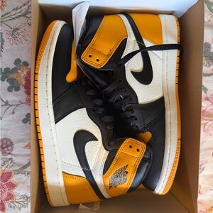 Nike Air Jordan 1 Retro Black and Yellow